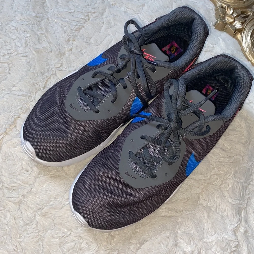 Gray Nike Air Sneakers
